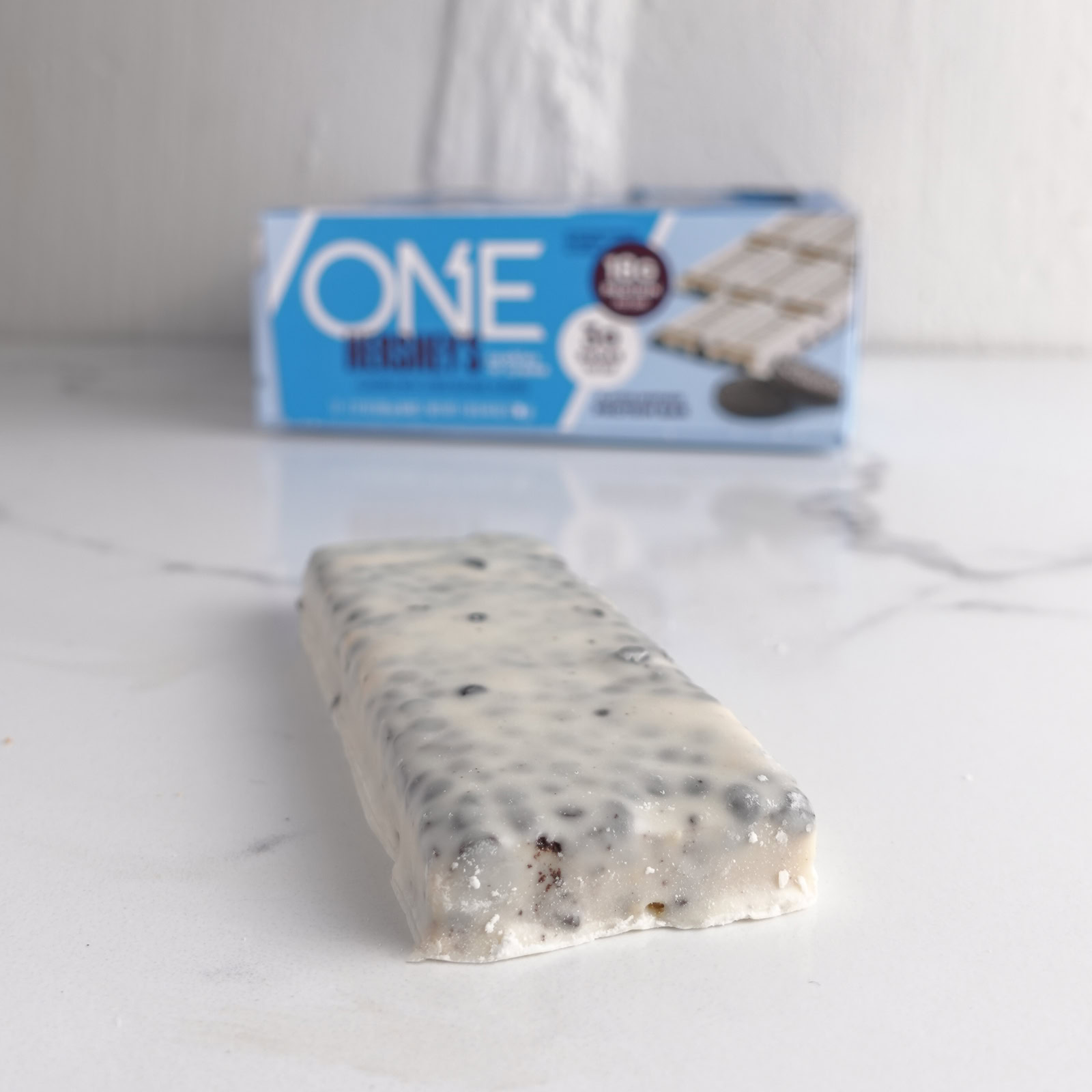 Hershey's Cookies N' Creme protein bar