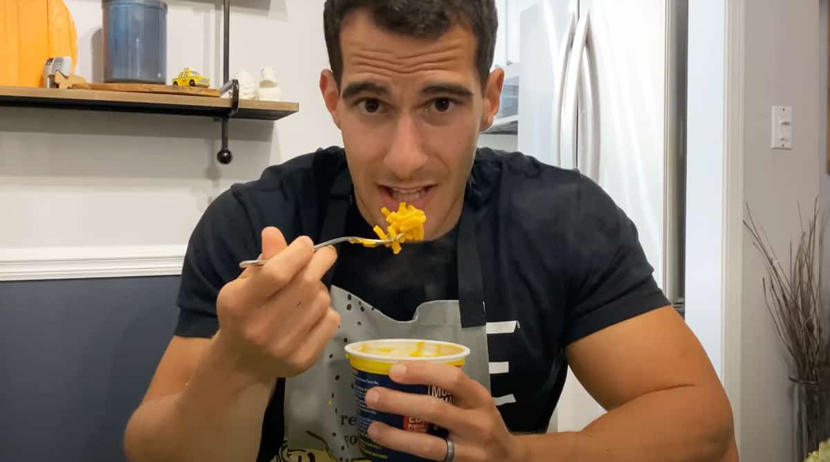 Eating muscle mac