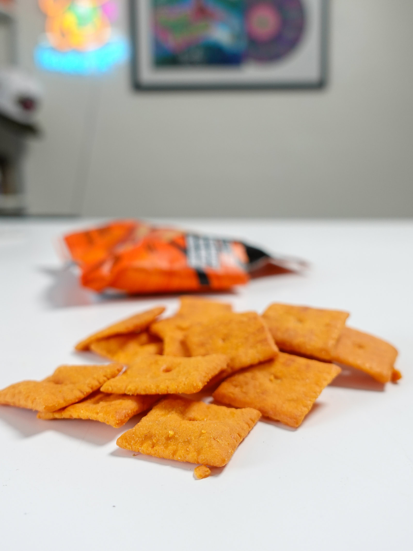 Wilde crackers on table
